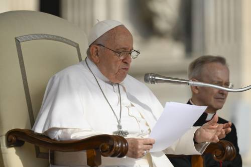 Il Papa: "Vicino ai più deboli. Tra le vittime pure miei amici"