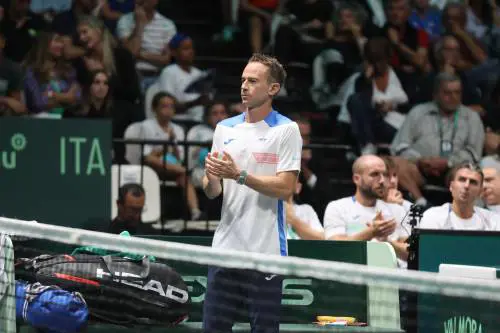 Il Canada di riserva travolge l'Italtennis a pezzi