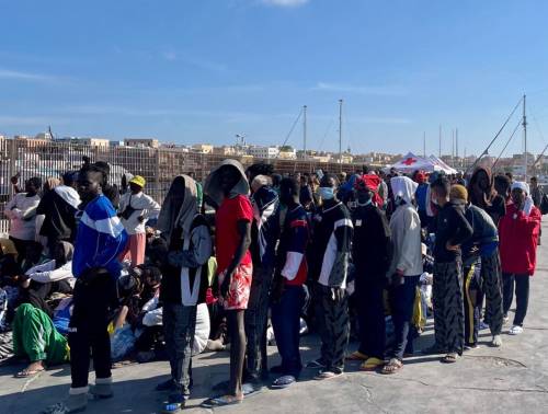 "Noi agenti a Lampedusa trattati peggio dei migranti"
