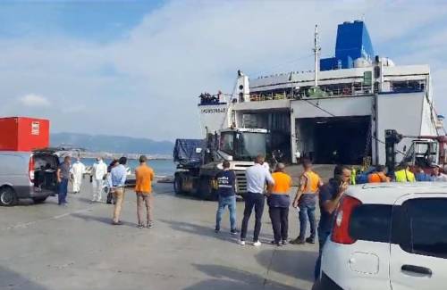 Incidente al porto di Salerno, ufficiale muore schiacciato da un camion