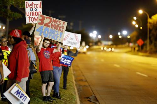 Usa, storico sciopero dell'auto: la rivolta dei lavoratori contro i "Big Three"
