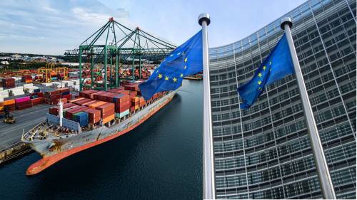 “Tassare i mercantili”. Arriva la nuova eco-follia dell’Ue