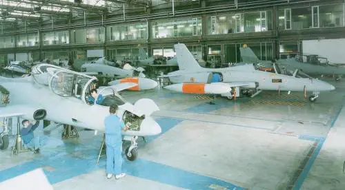 L'Mb-339, il caccia su cui volano le Frecce Tricolori