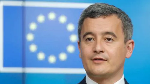 Lo stop di Darmanin: "La Francia non prenderà migranti da Lampedusa"