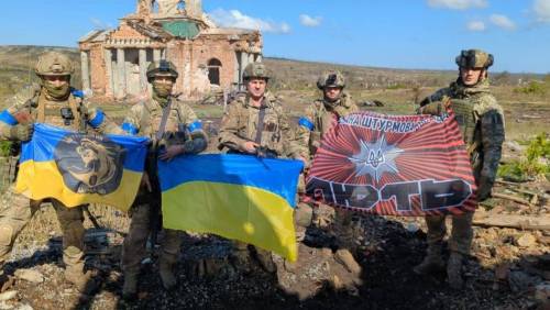 Kiev spinge su Bakhmut: liberato villaggio a sud. E saltano i viceministri della Difesa
