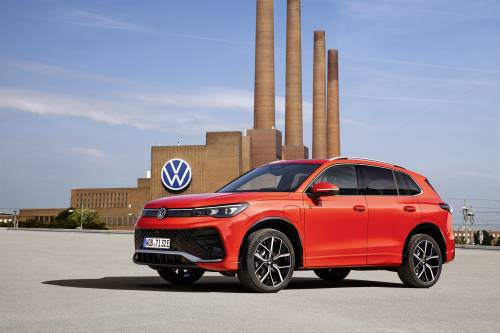 Volkswagen Tiguan 2024: guarda tutte le foto
