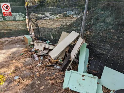 Dehors chiusi alle 24. Ma dopo le proteste