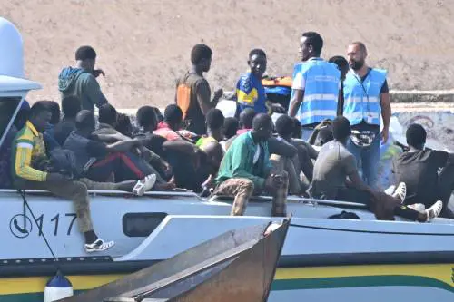 Dopo anni di affari la sinistra si sveglia e lancia l'allarme. "L'accoglienza rischia di essere business"