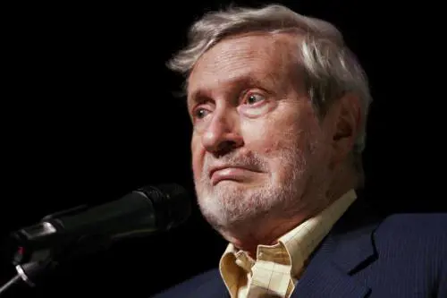 Vattimo, i tempi impongono un pensiero "forte"