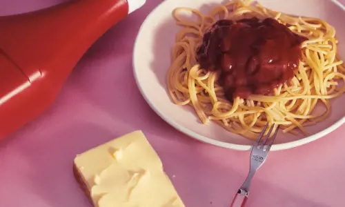 Dalla patatine nel gelato al ghiaccio nel vino: nuovi e vecchi crimini contro la nostra cultura gastronomica