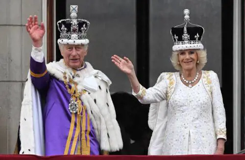 Scandalo a corte: Carlo e Camilla hanno censurato i media all’incoronazione?