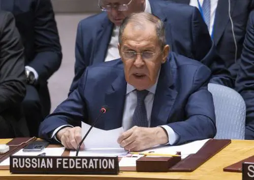 Lavrov proclama la fine dell'Occidente