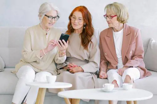 Caduta dei capelli nelle donne over 60: cosa fare