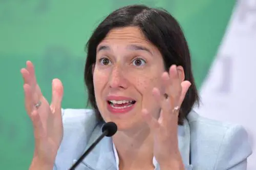 Settimana corta, salario alto. L'utopia (pericolosa) del Pd