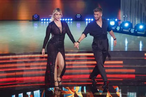 Ballando con le stelle e quell'indiscrezione su Wanda Nara: "Vuole scendere in pista"