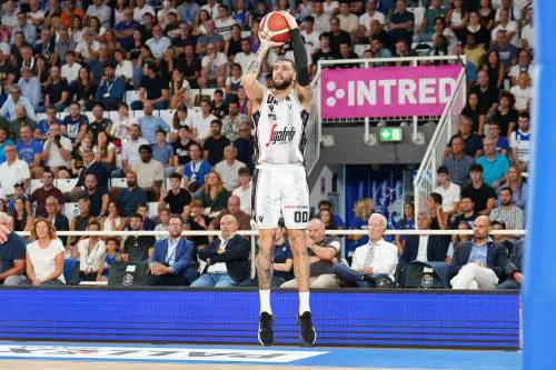 Bologna sul velluto, Banchi vince già il primo trofeo