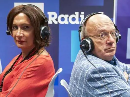 "Utile idiota, coi fascisti non si parla". Insulti a Luxuria per il programma con Storace