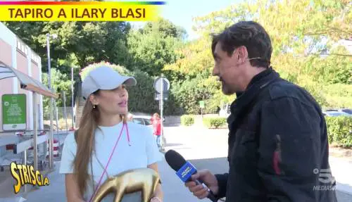 "I Rolex? Indosso solo roba mia". Ilary Blasi punzecchia Totti durante la consegna del Tapiro