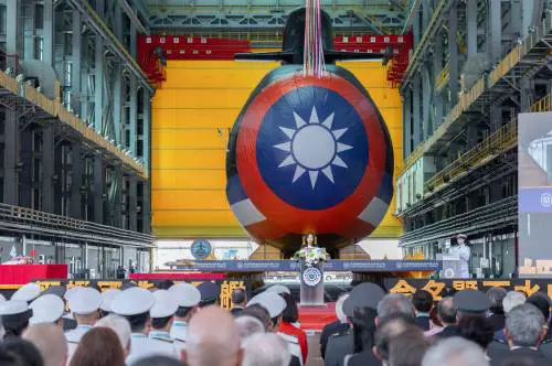 Taiwan svela il suo primo sottomarino: "Una giornata storica"