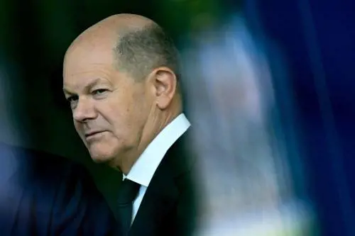 Scholz vuole "espulsioni di massa", il caso Giambruno e Del Piero: quindi, oggi...