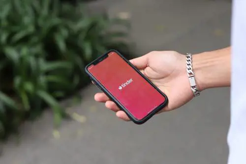 Arriva Tinder Select: cosa prevede l'abbonamento esclusivo per gli utenti "Vip"