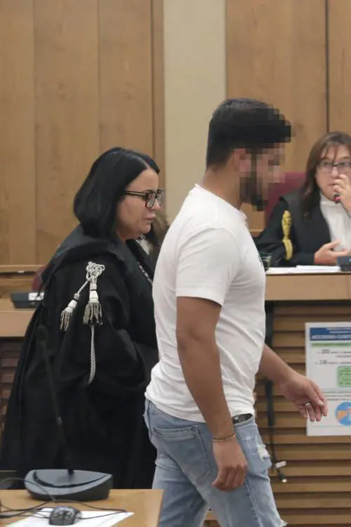 Saqib Ayub con la legale Barbara Iannuccelli