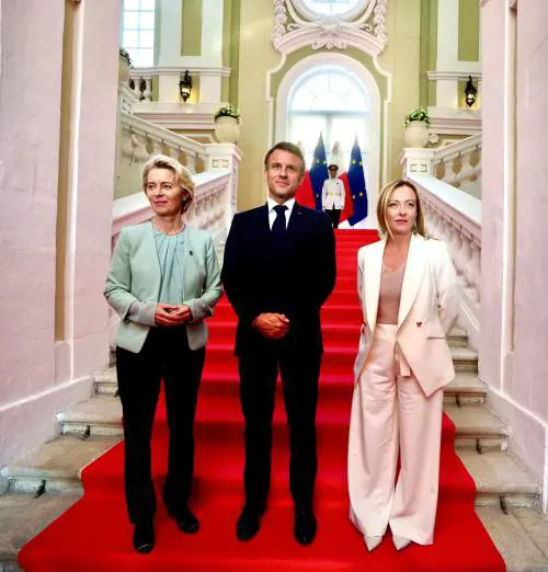 "Sosteniamo il piano von der Leyen": Meloni incassa l'appoggio di Macron sui migranti