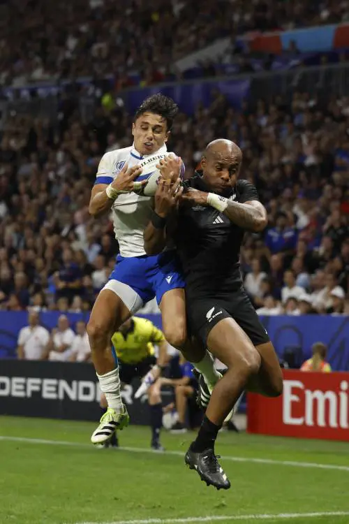 All Blacks, non c'è partita. Gli azzurri travolti dalla furia neozelandese