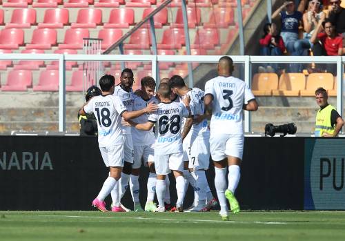 Il Napoli risorge: passa 4-0 a Lecce e sale al terzo posto