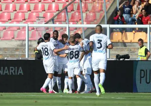Il Napoli risorge: passa 4-0 a Lecce e sale al terzo posto