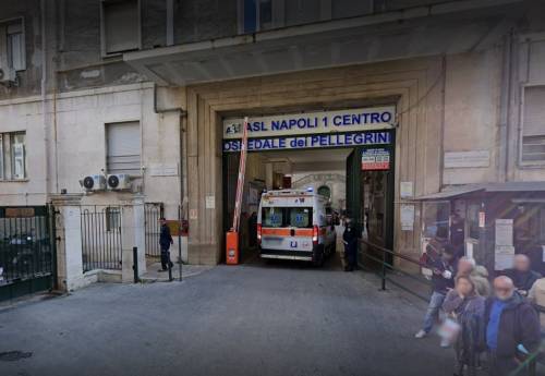 Napoli, ragazza di 17 anni in ospedale con una ferita al braccio: ipotesi lite familiare