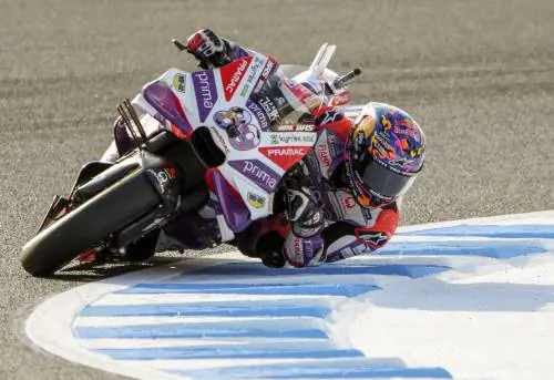 MotoGP Giappone, pioggia e gara interrotta al 13° giro poi la vittoria di Martin davanti a Bagnaia