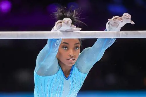 Simone Biles nella leggenda: è la prima donna ad eseguire il "salto impossibile"