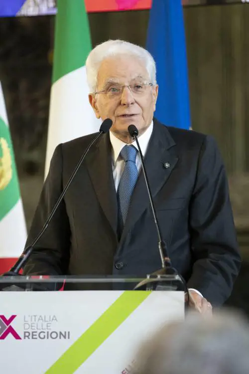 Svolta unitaria sul Pnrr. Mattarella elogia Fitto: "Infaticabile impegno"
