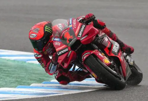 Se la Ducati clienti batte l'ufficiale per un cavo