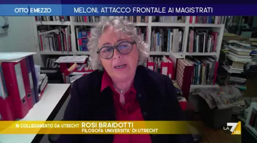 La filosofa rossa è senza freni: si scaglia (ancora) contro Meloni