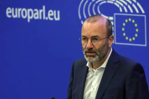  "Non c'è alternativa all'accordo con Tunisi": il richiamo di Weber a Macron e Scholz