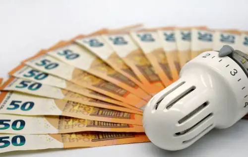 Bollette, mazzata del gas: circa 1.500 euro per famiglia
