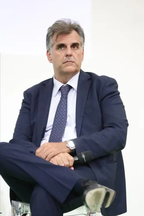 Rimborsi d'oro. Il rettore nella bufera