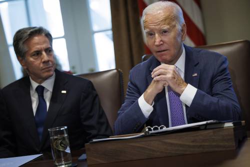 Biden chiama Meloni e i leader occidentali. "Avanti uniti con Kiev"