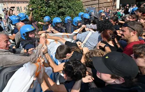 La protesta del sindacato di polizia. "Assoluzione rischioso precedente"