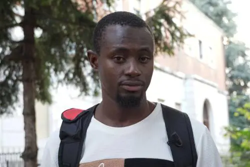 I due operai immigrati al fianco dei pompieri. "Bimbi estratti dai finestrini"
