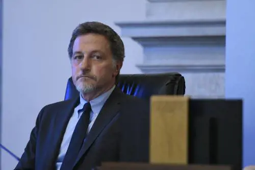 Giannini disprezza tutti i ricchi (tranne quelli per cui lavora)