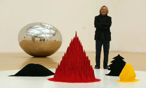 Ecco i totem laici di Anish Kapoor