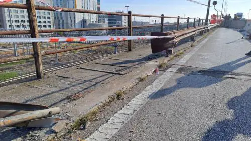 Le 27 sbandate del bus prima di cadere nel vuoto. A rischio i risarcimenti