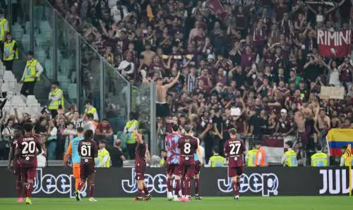 L'"effetto millepiedi" in testa alla classifica