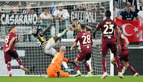 Derby vinto in stile Allegri per la Juve all'anno zero