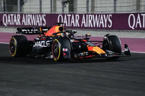 F1, Verstappen fa 14 vittorie in un anno. Leclerc mai in gara, finisce solo quinto