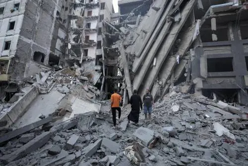 Basta con l'utopia pacifista e con i soldi a Gaza