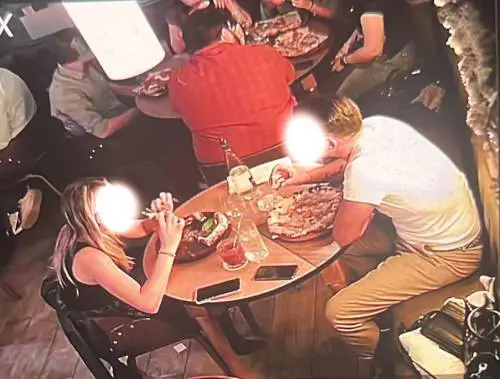 Mangiano e non pagano. Ristoratore posta la foto: "Regolate il conto"